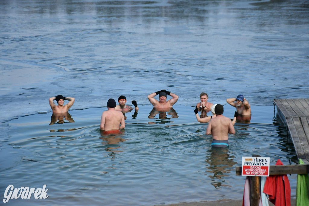 Marcowe morsowanie nad Chechłem