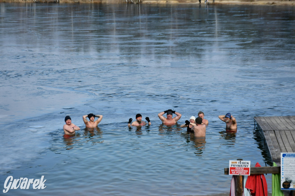 Marcowe morsowanie nad Chechłem