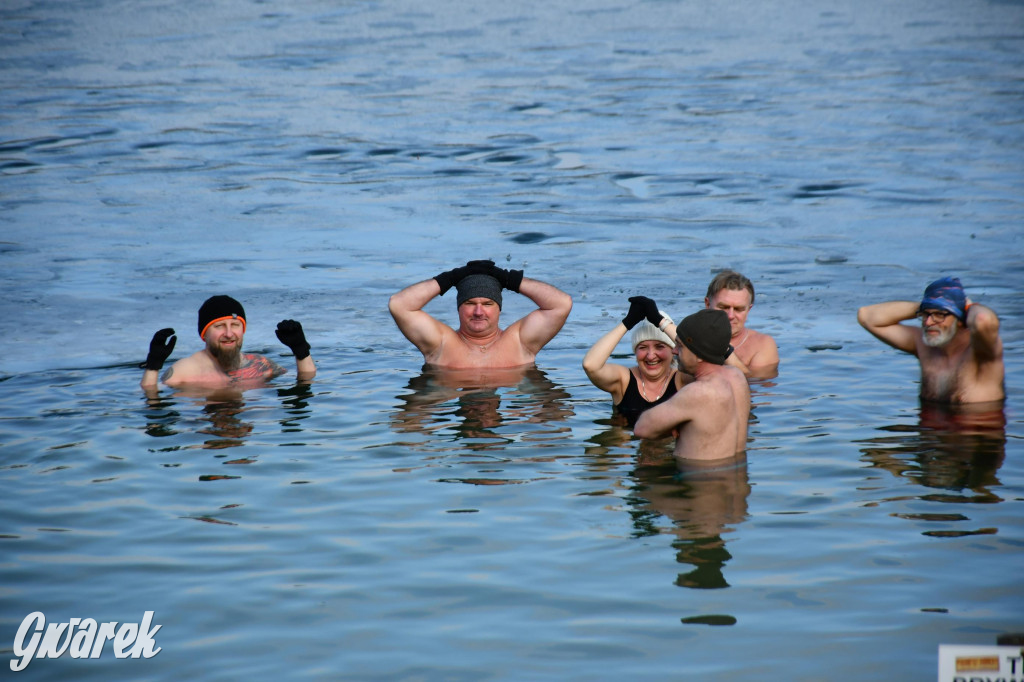 Marcowe morsowanie nad Chechłem