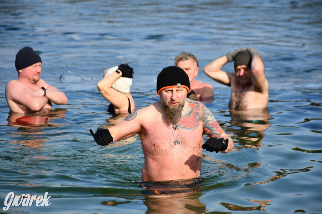 Marcowe morsowanie nad Chechłem