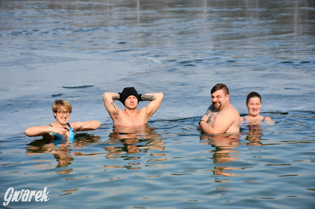 Marcowe morsowanie nad Chechłem