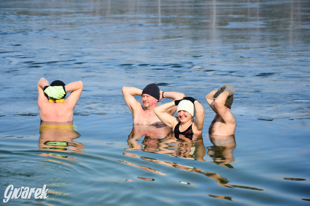 Marcowe morsowanie nad Chechłem