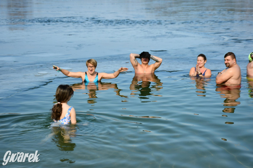 Marcowe morsowanie nad Chechłem