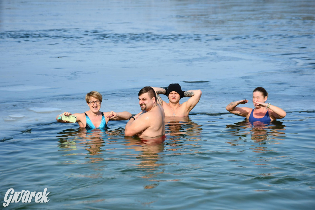 Marcowe morsowanie nad Chechłem