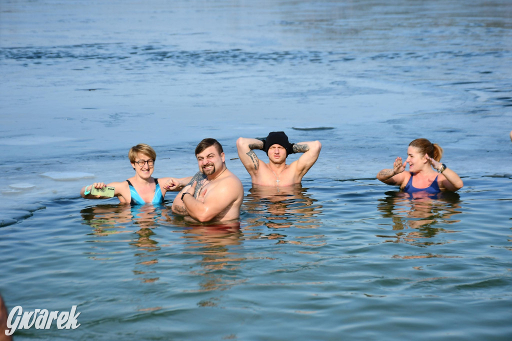 Marcowe morsowanie nad Chechłem