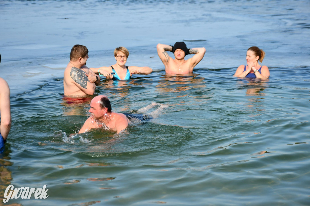 Marcowe morsowanie nad Chechłem