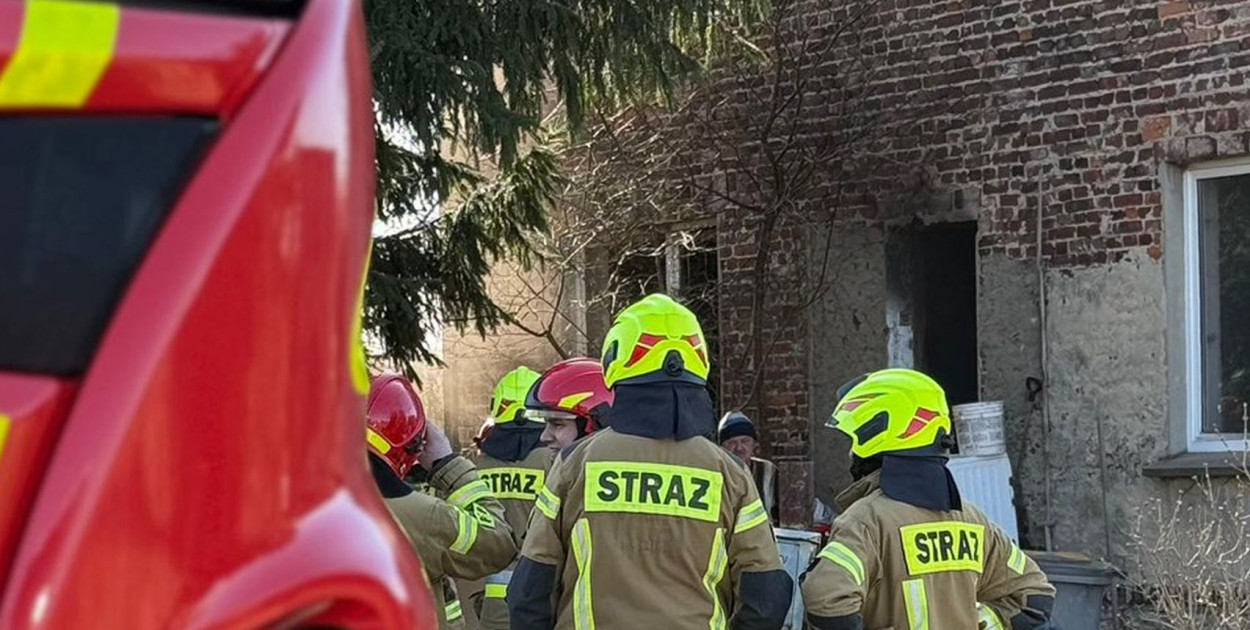 Pożar domu w Tąpkowicach. 3 zastępy straży w akcji