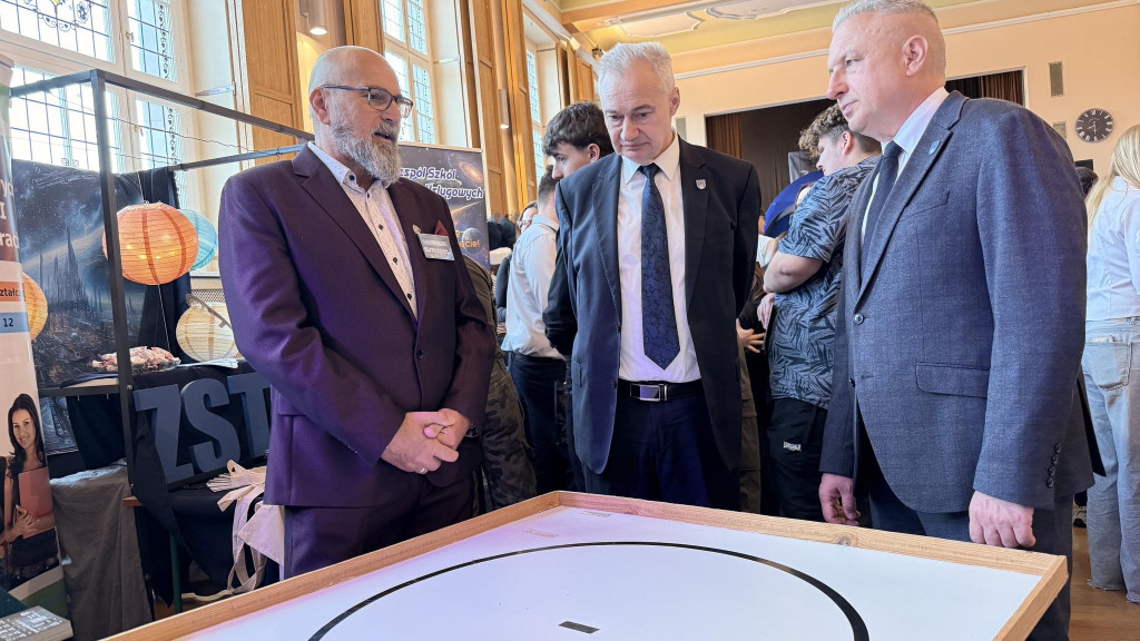 Tarnowskie Góry. Trwają targi edukacyjne w Chemiku