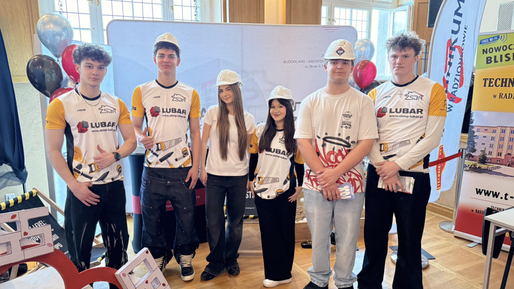 Tarnowskie Góry. Trwają targi edukacyjne w Chemiku