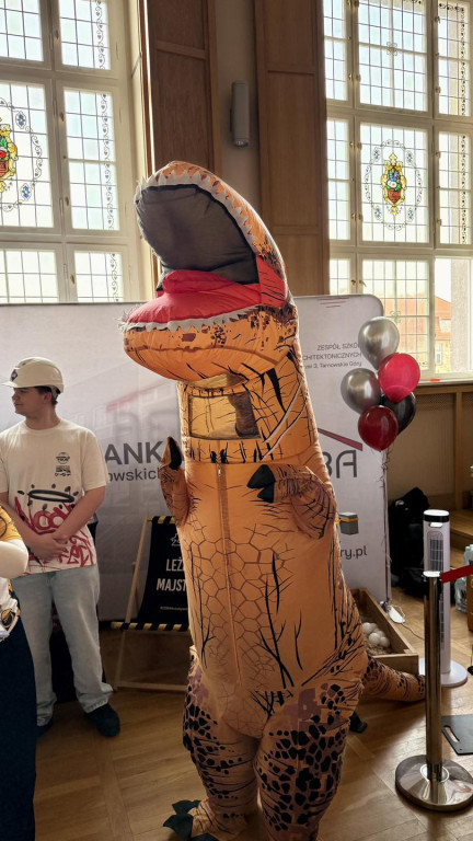 Tarnowskie Góry. Trwają targi edukacyjne w Chemiku