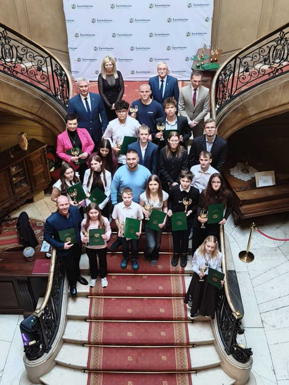 Młodzi sportowcy nagrodzeni! Uroczystość w pałacu