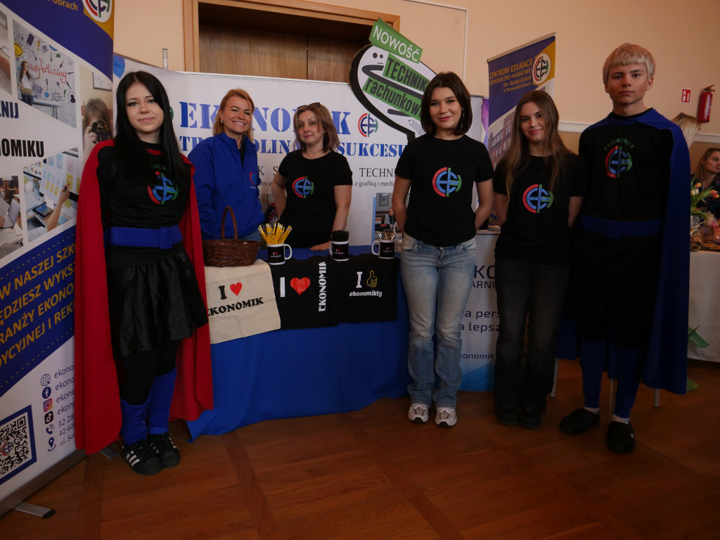 Tarnowskie Góry. Trwają targi edukacyjne w Chemiku