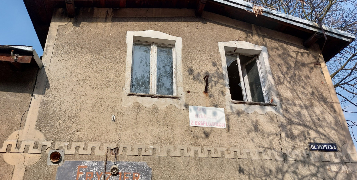 Repty Śląskie. Nie tylko krzyż jest w opłakanym stanie