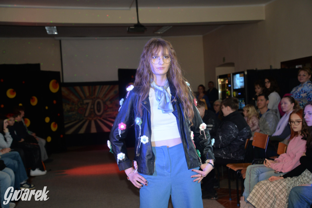 Powrót do lat 70. Pokaz mody w Plastyku