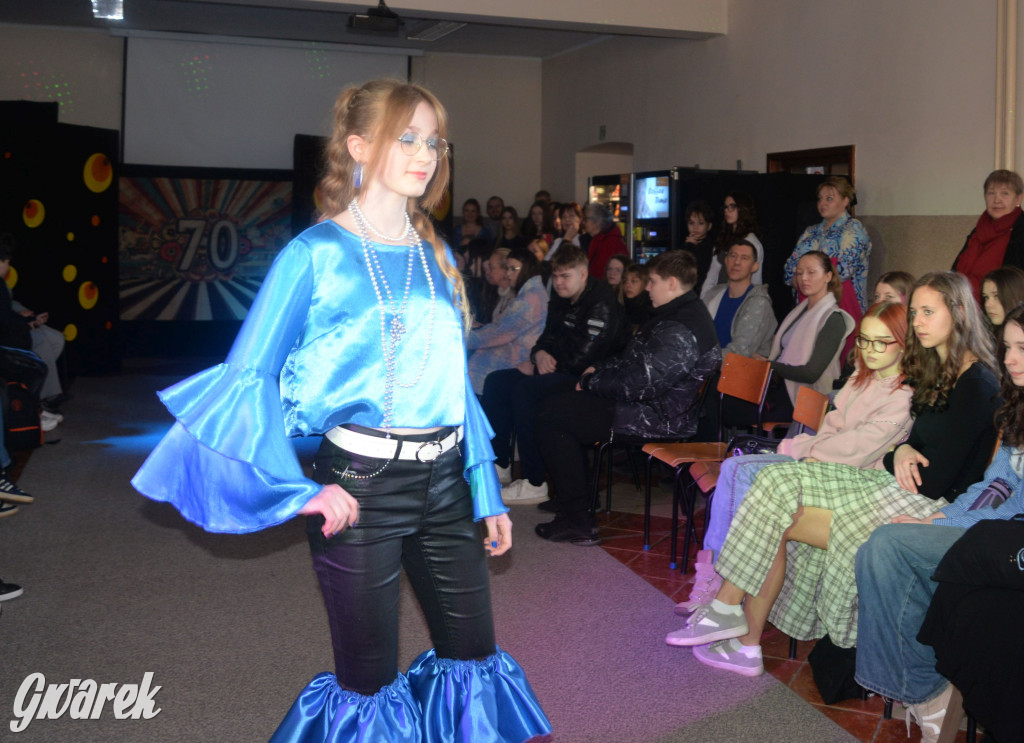 Powrót do lat 70. Pokaz mody w Plastyku