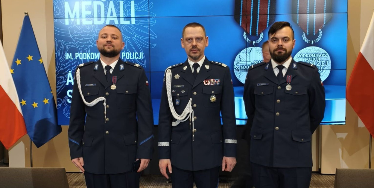 Narażali życie, by uratować piekarzanina. Dostali...