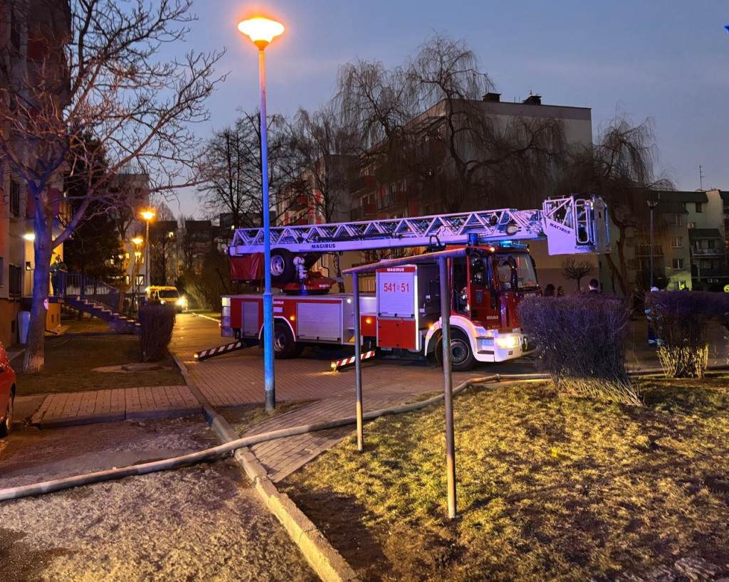 Narażali życie, by uratować piekarzanina. Dostali...