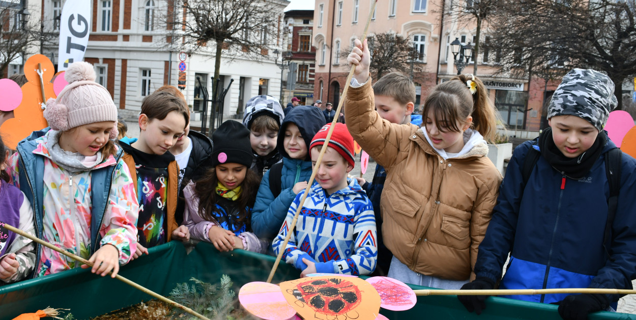 Tarnowskie Góry. Powitanie wiosny na rynku