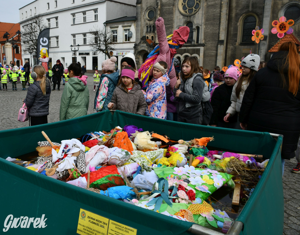 Tarnowskie Góry. Powitanie wiosny na rynku