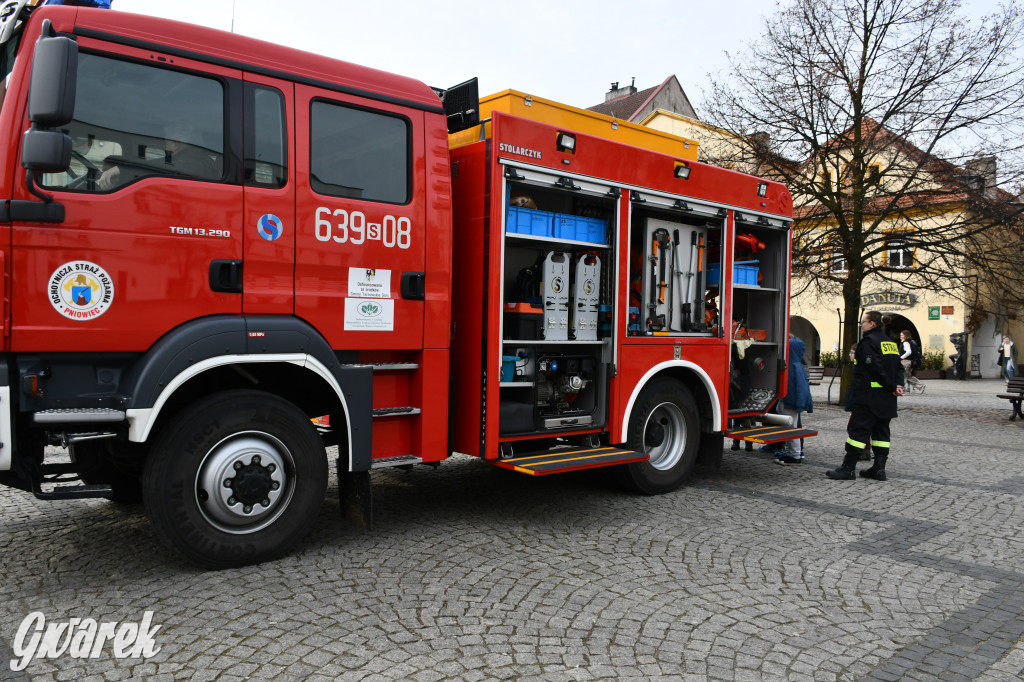 Tarnowskie Góry. Powitanie wiosny na rynku
