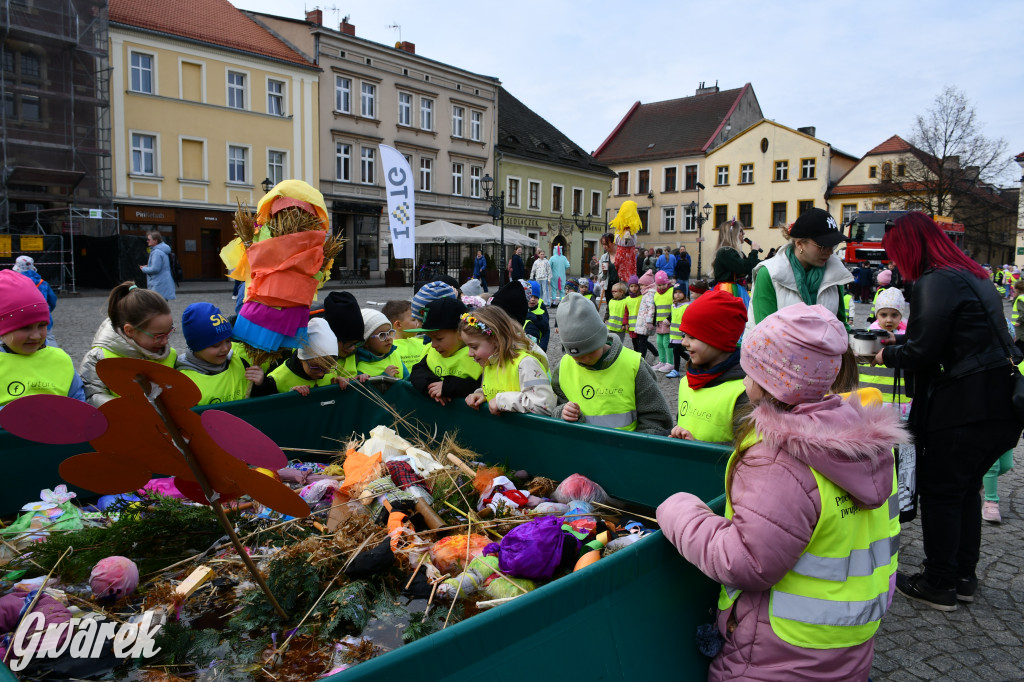 Tarnowskie Góry. Powitanie wiosny na rynku