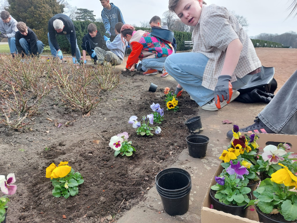  Park w Świerklańcu w kwiatach