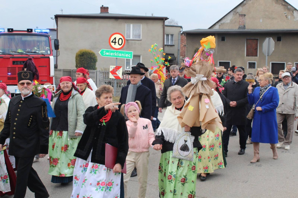 Marzanny utonęły w Brynicy. Tradycji stało się zadość