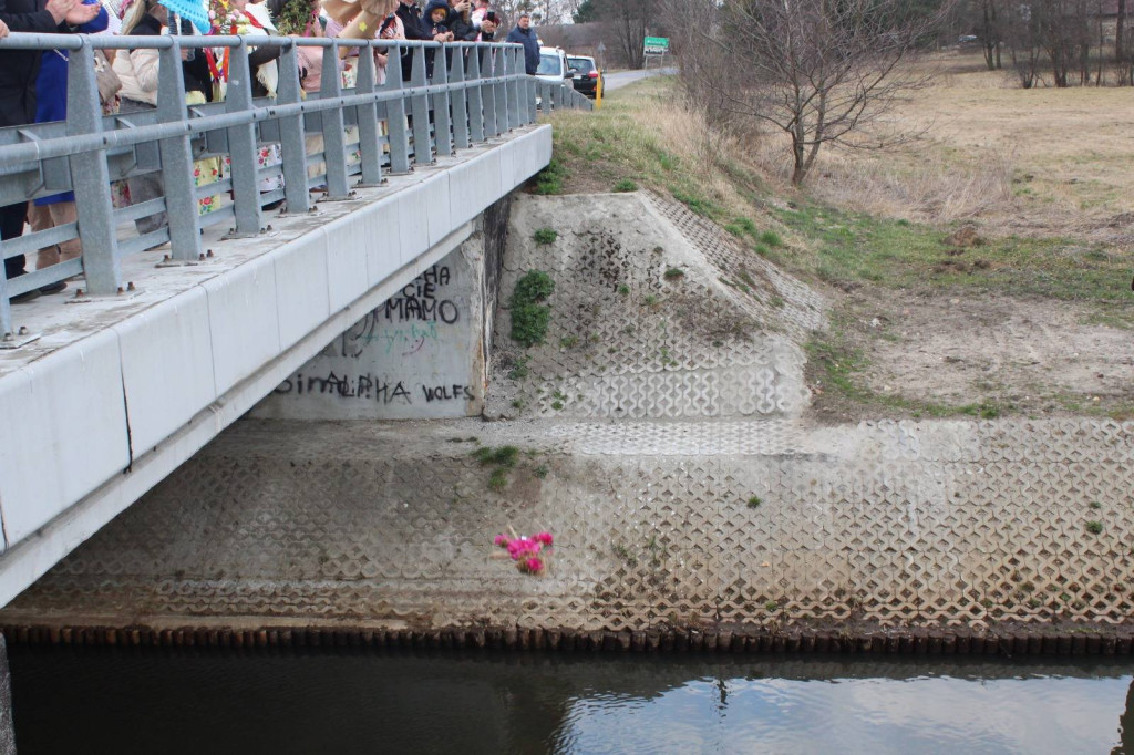 Marzanny utonęły w Brynicy. Tradycji stało się zadość