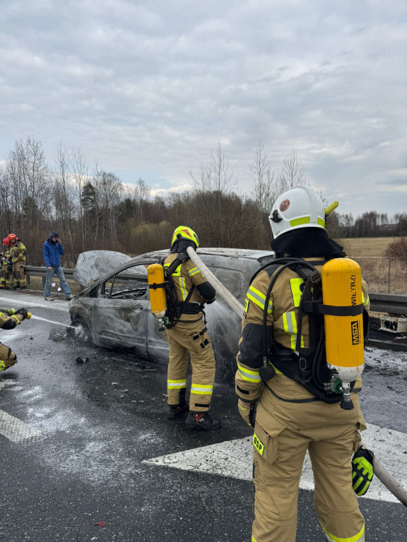 Powiat tarnogórski. Pożar auta na A1