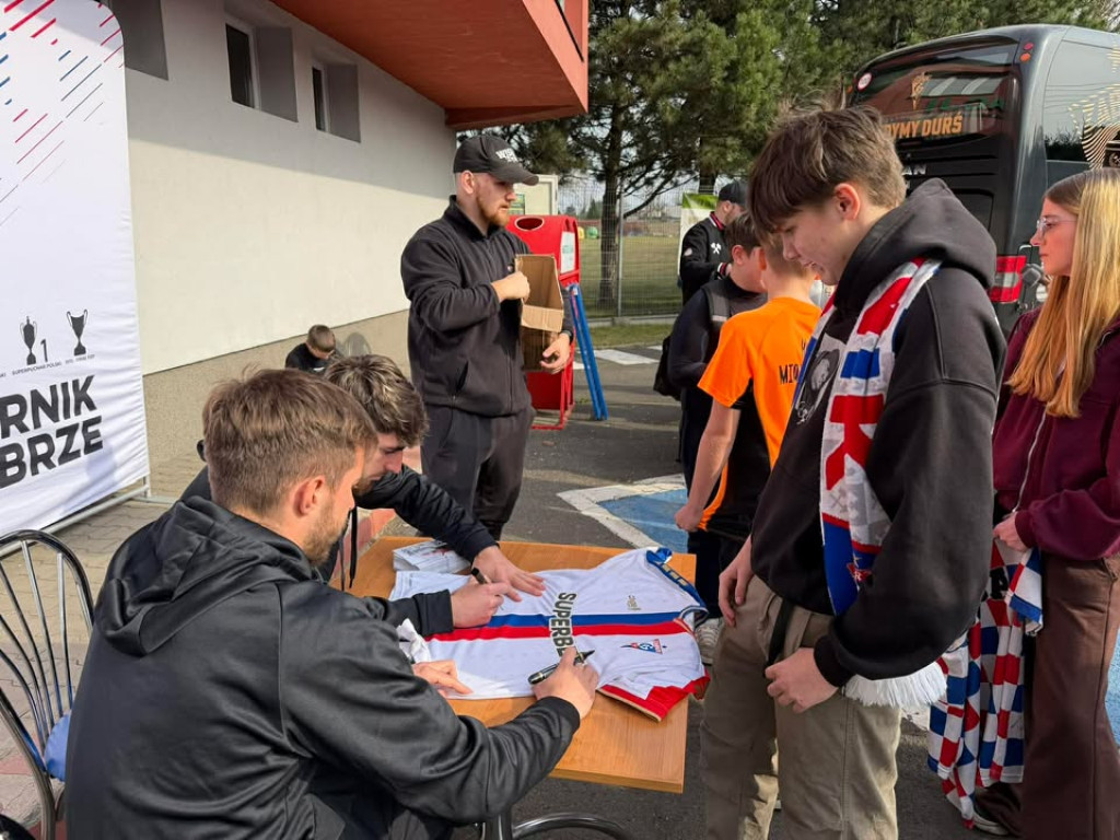 Zawodnicy Górnika Zabrze w Miasteczku Śląskim