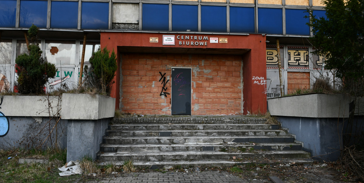 Strzybnica. Czy dawny biurowiec idzie do rozbiórki?