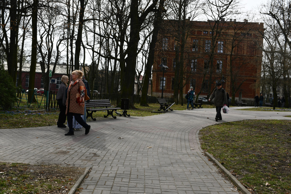Tarnowskie Góry. Co ze skwerem przed halą targową?