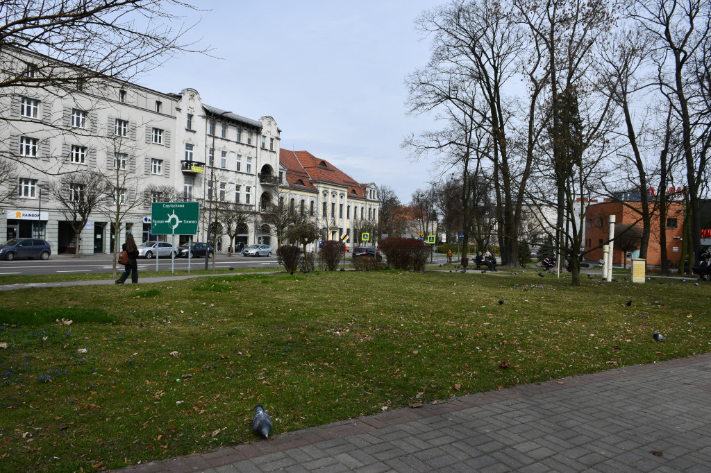 Tarnowskie Góry. Co ze skwerem przed halą targową?