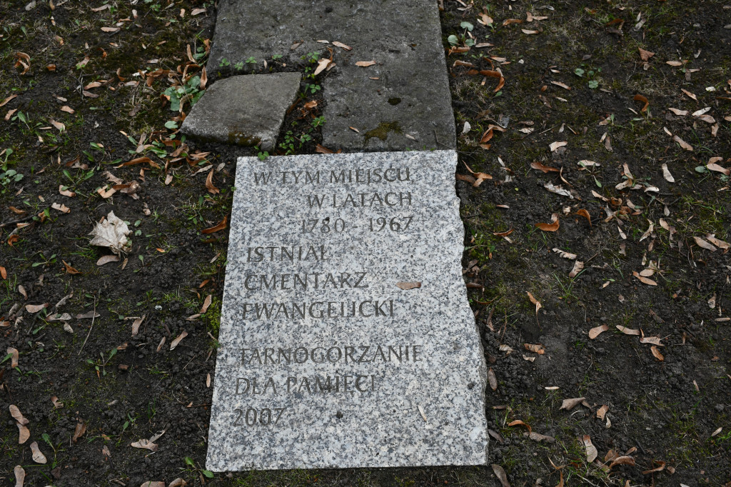 Tarnowskie Góry. Co ze skwerem przed halą targową?