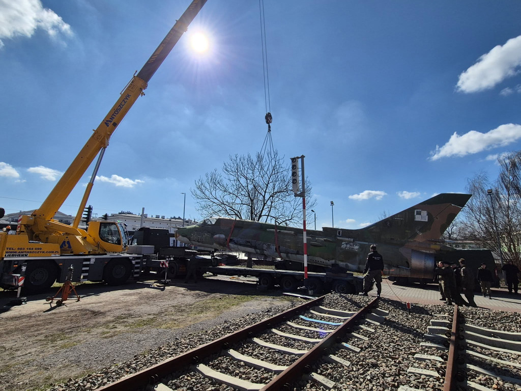Z Sosnowca do Zbrosławic. Su-22 już w naszym muzeum