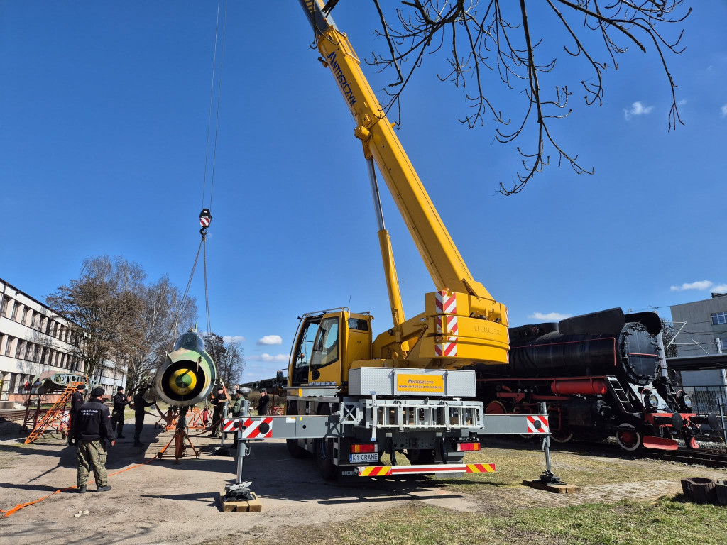 Z Sosnowca do Zbrosławic. Su-22 już w naszym muzeum