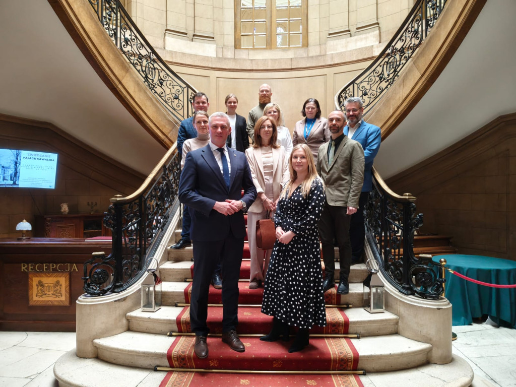 Wicemarszałek, dyrektor i brama Donnersmarcków