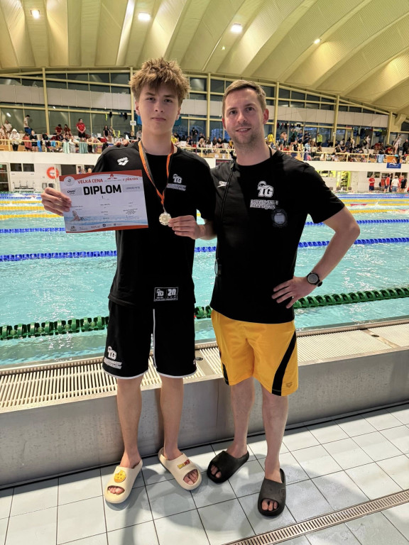 MKS Park Wodny Tarnowskie Góry z workiem medali