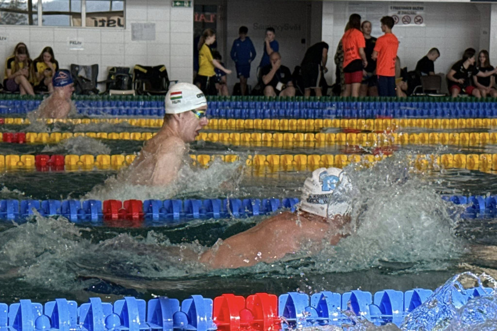 MKS Park Wodny Tarnowskie Góry z workiem medali
