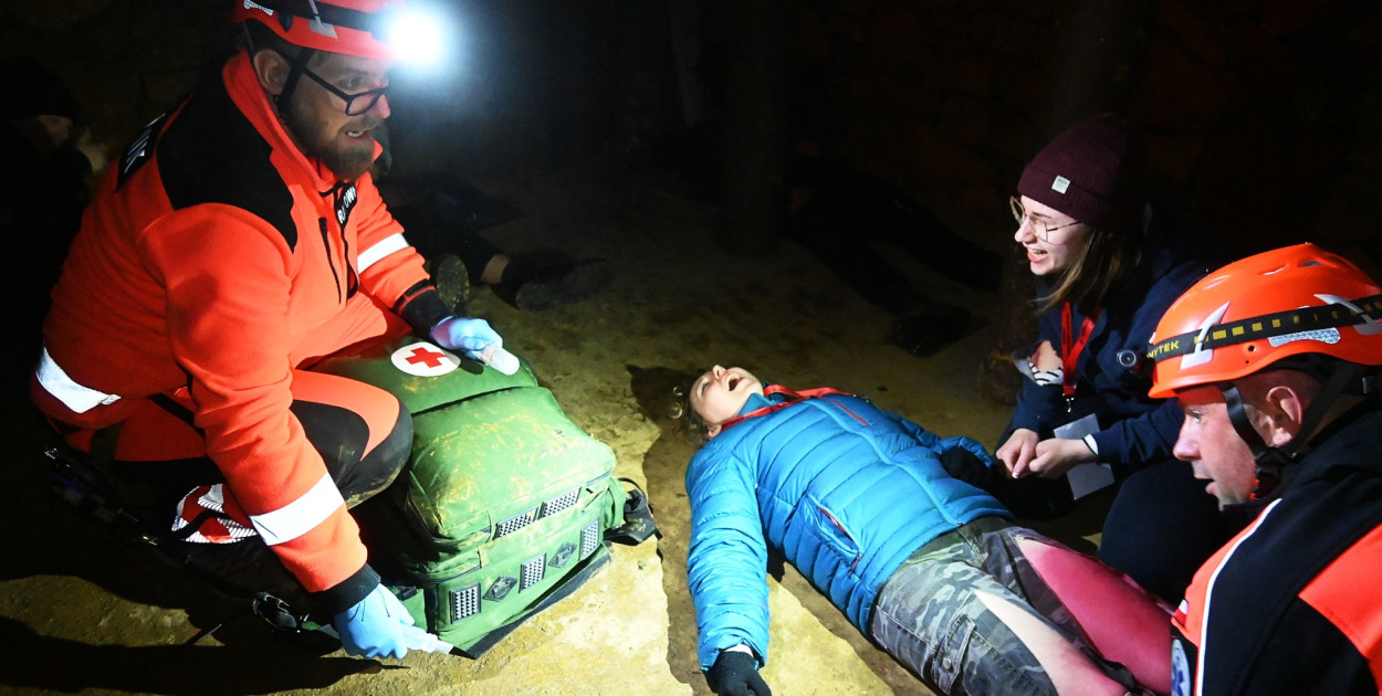 Stres, chaos i walka o życie. Tak szkolą się ratownicy