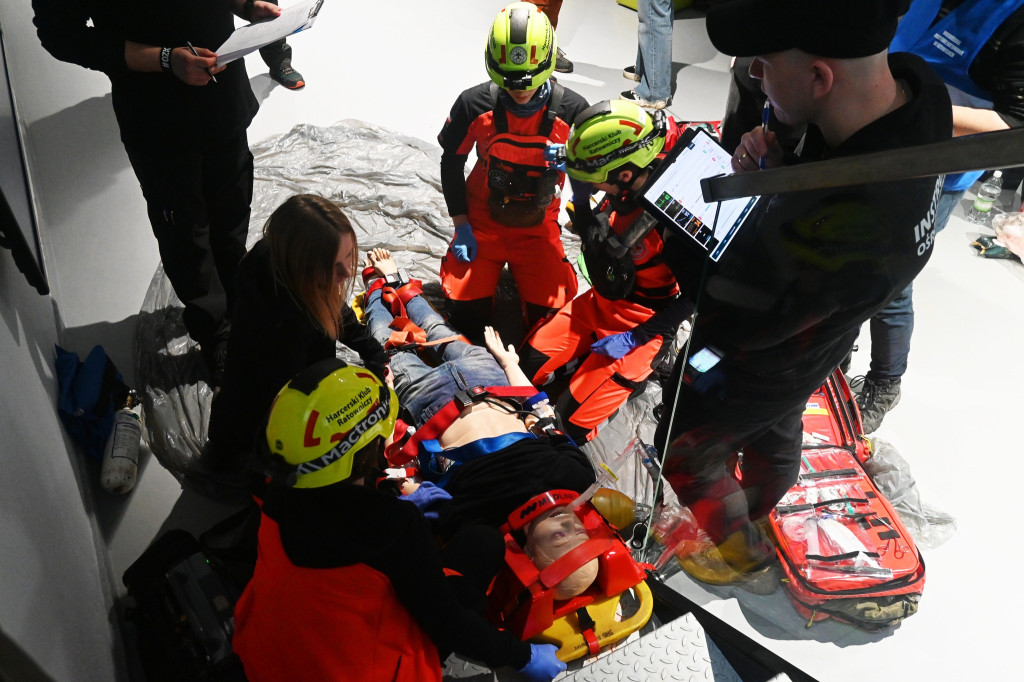 Stres, chaos i walka o życie. Tak szkolą się ratownicy
