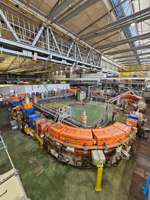 Nauczycielka z Sorbony w centrum badań jądrowych