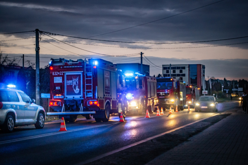 Świerklaniec. Pożar gasiły 4 zastępy strażaków