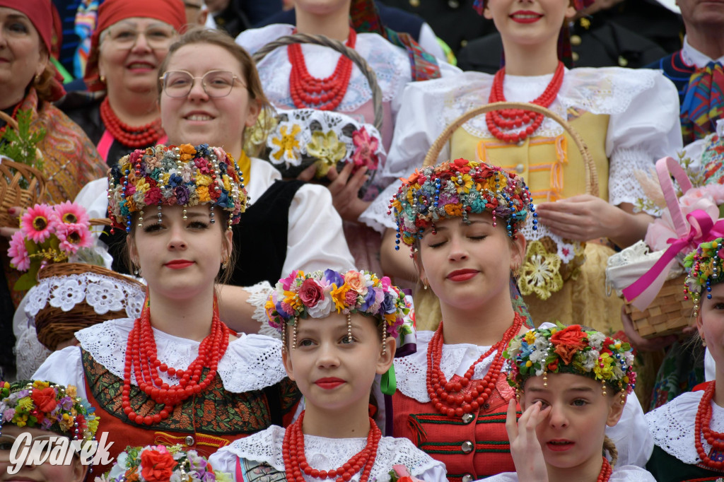 Radzionków. Wielkanocna tradycja w stroju regionalnym