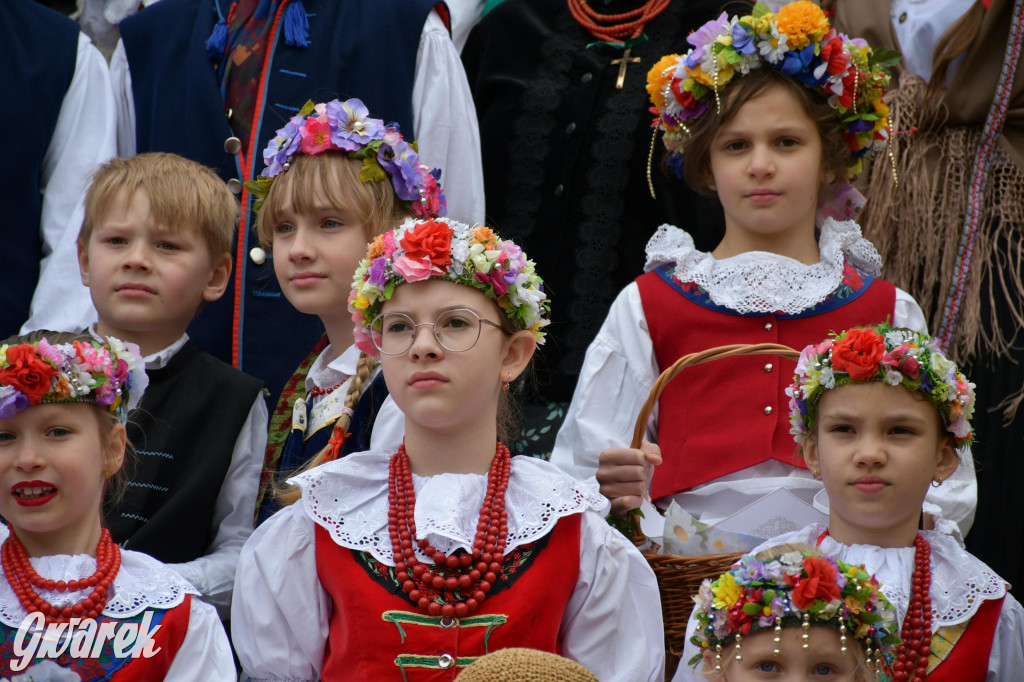 Radzionków. Wielkanocna tradycja w stroju regionalnym