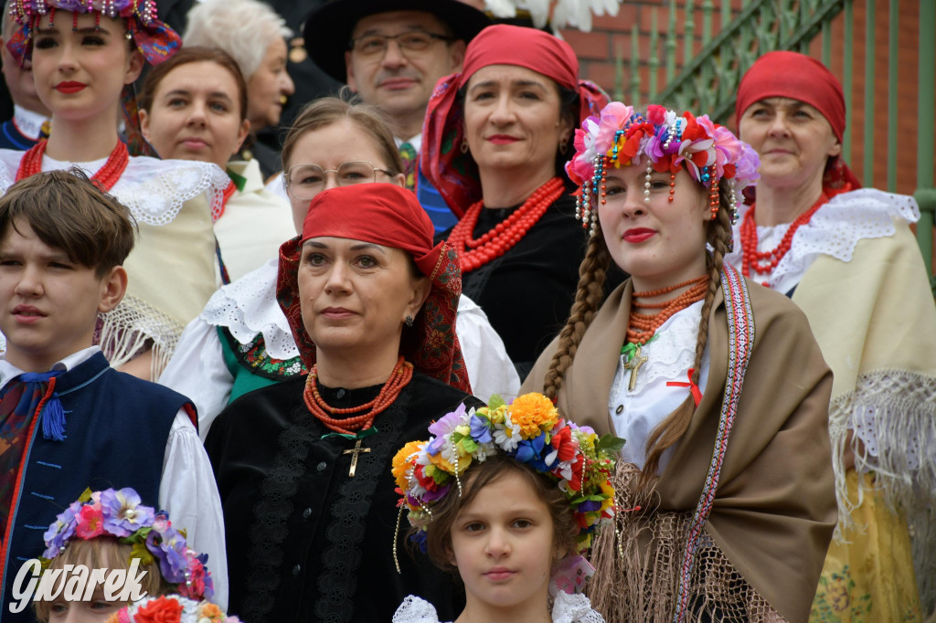 Radzionków. Wielkanocna tradycja w stroju regionalnym