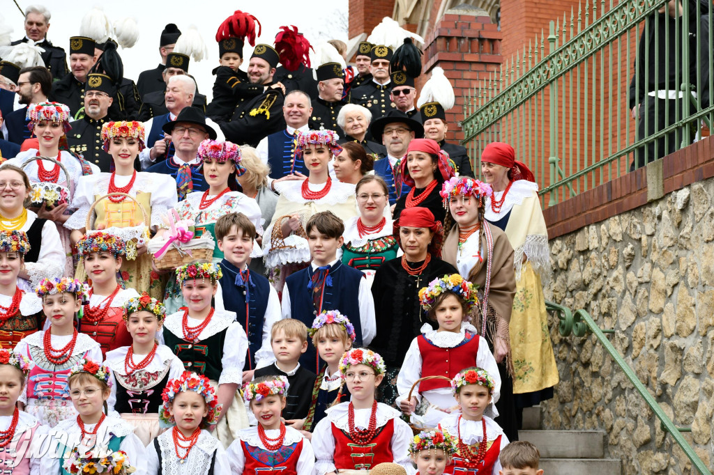 Radzionków. Wielkanocna tradycja w stroju regionalnym