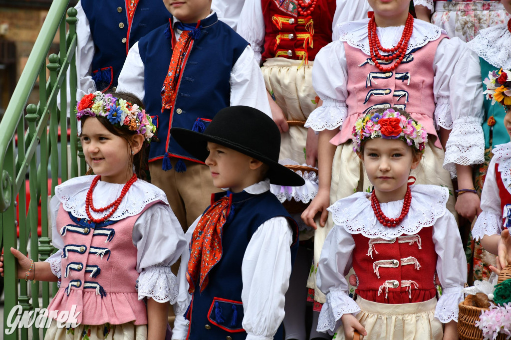 Radzionków. Wielkanocna tradycja w stroju regionalnym