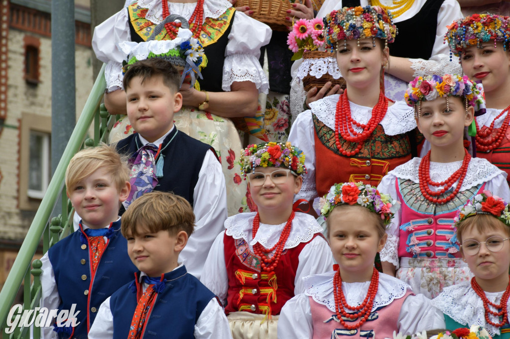 Radzionków. Wielkanocna tradycja w stroju regionalnym