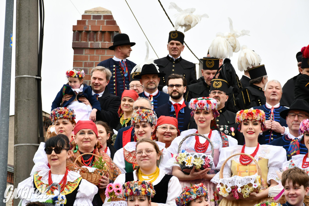 Radzionków. Wielkanocna tradycja w stroju regionalnym